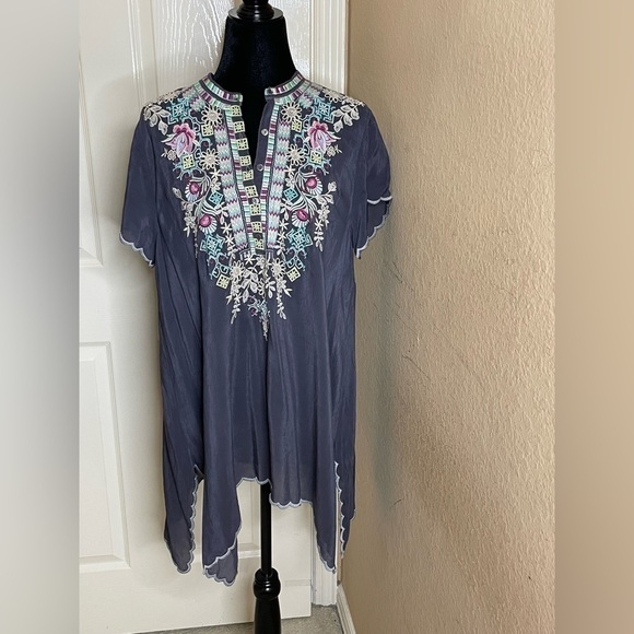 Johnny Was Livana Embroidered Floral Short Sleeve Tunic Gray Med - Picture 6 of 11